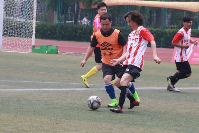 曼联今夏优先目标锁定左后卫
