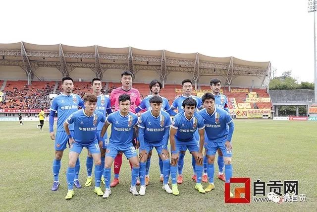 美军伯克级舰黄岩岛断电被拖回